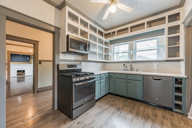 Building Photo - Amazing 3 bedroom 1 bathroom home for rent!