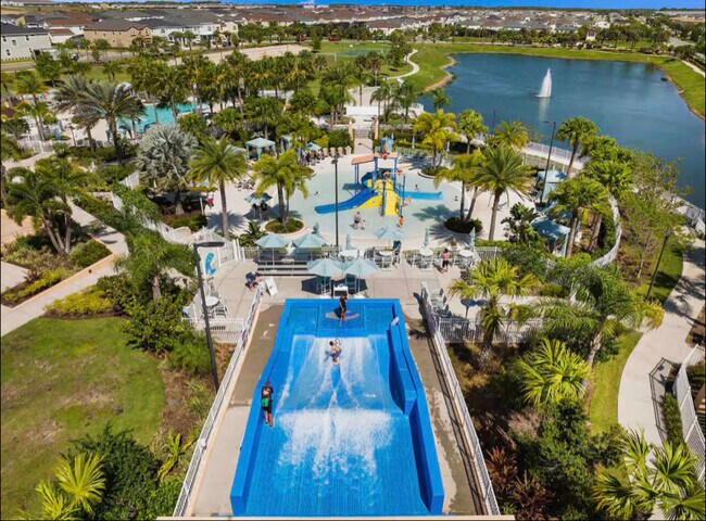 Foto del edificio - 1604 Carey Palm Cir