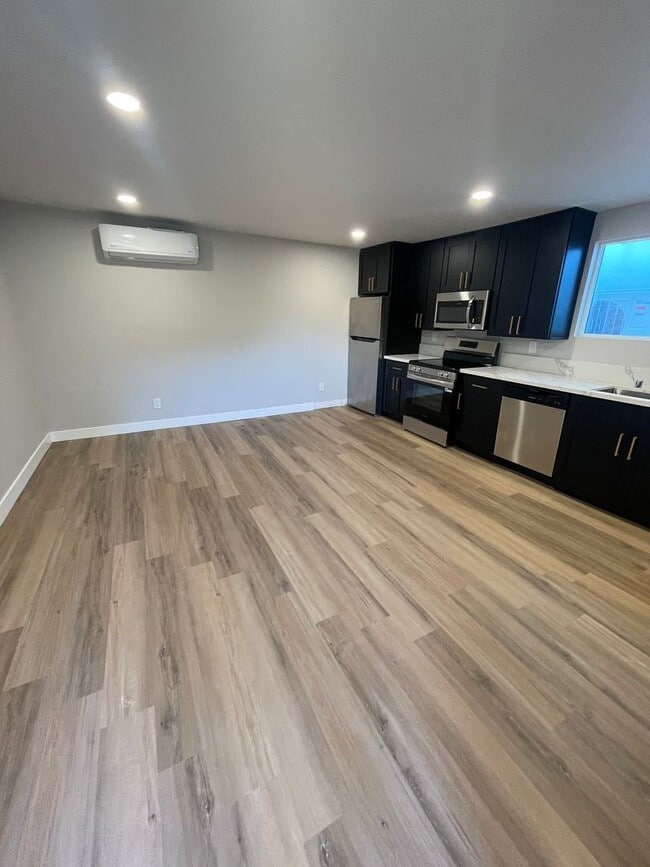 Foto del edificio - 3363 A St