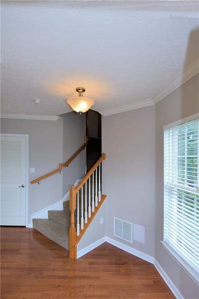 Building Photo - 4021 Village Run Rd