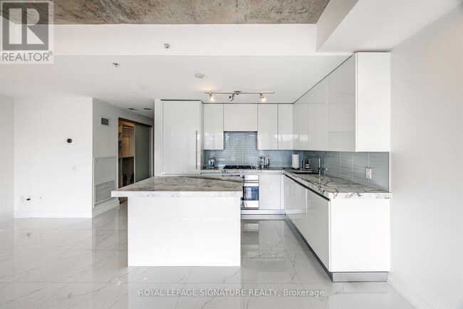 Photo du bâtiment - 629 King St W