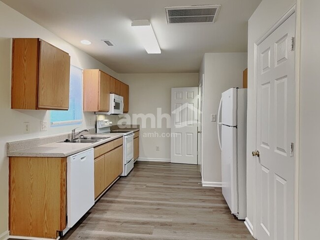 Building Photo - 5620 Bolitar Dr