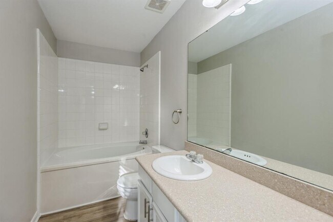 Foto del edificio - 29615 Golden Vines Ln