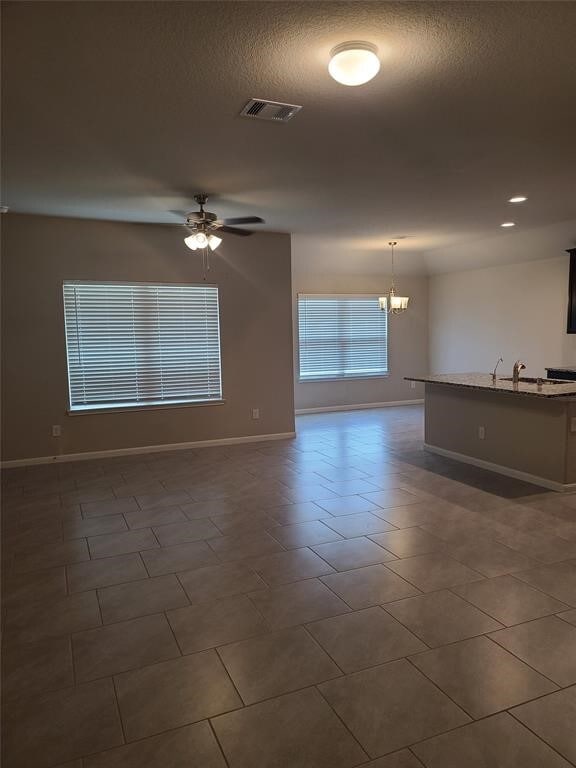 Foto del edificio - 18315 Pin Oak Lake Dr
