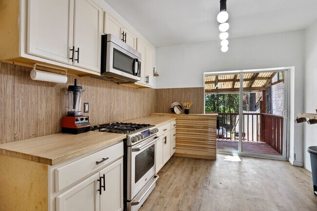 Building Photo - 6240 Haverford Ave