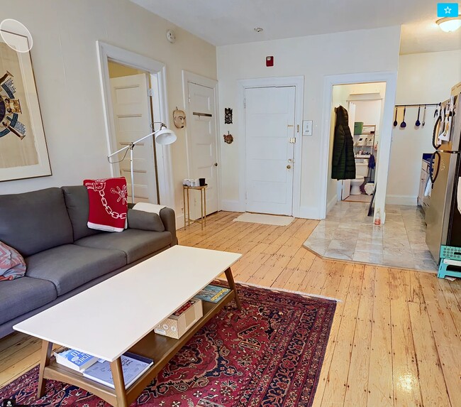 Building Photo - 1069 Beacon St