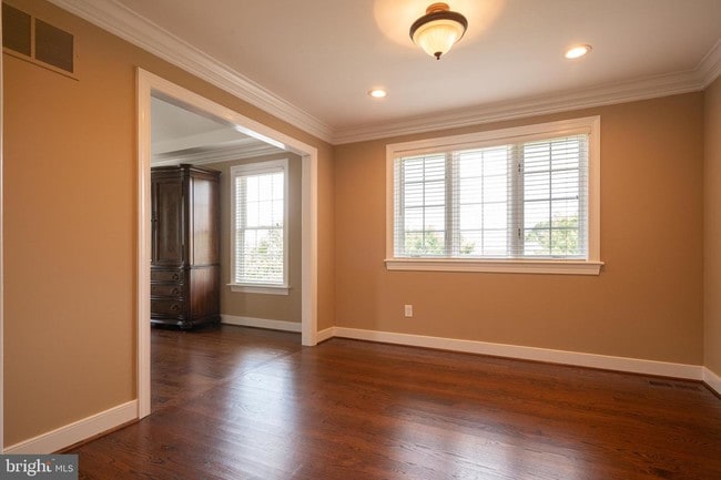 Building Photo - 110 Shandon Pl