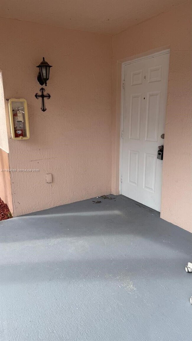 Building Photo - 1251 SE 28th Ct