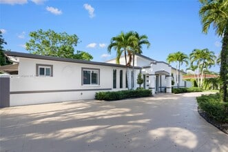 Building Photo - 5725 SW 56th St