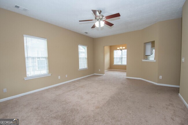Building Photo - 74 Roxbury Ln