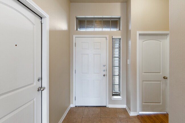 Foto del edificio - 8025 Hawthorn