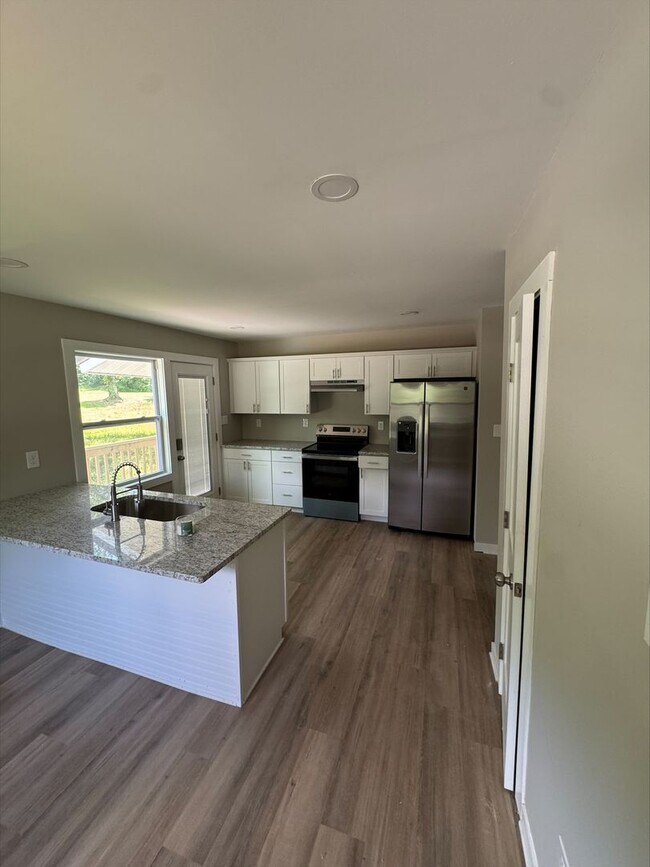 Foto del edificio - CHARMING 3 BEDROOM, 2 BATH HOME IN BIRMINGHAM!