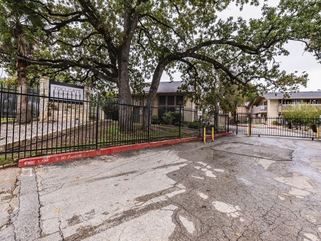 2124 Burton Dr Unit 147, Austin, TX 78741 Condo for Rent in Austin