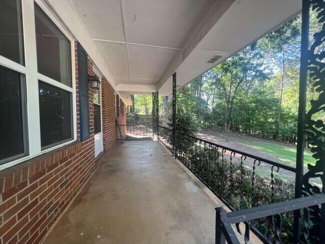 Building Photo - 3332 Springdale Rd