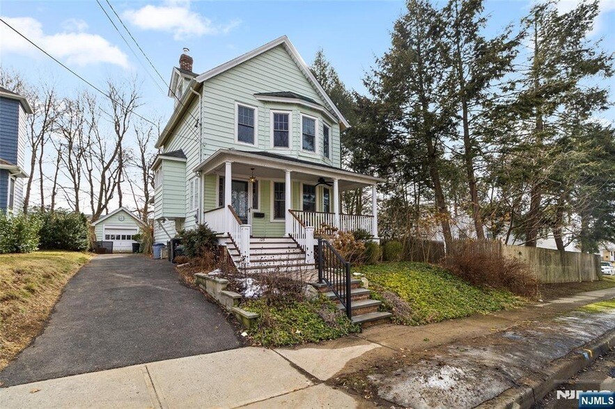 Foto principal - 125 Large Ave