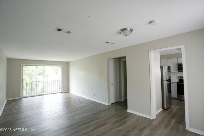Building Photo - 1716 El Camino Rd