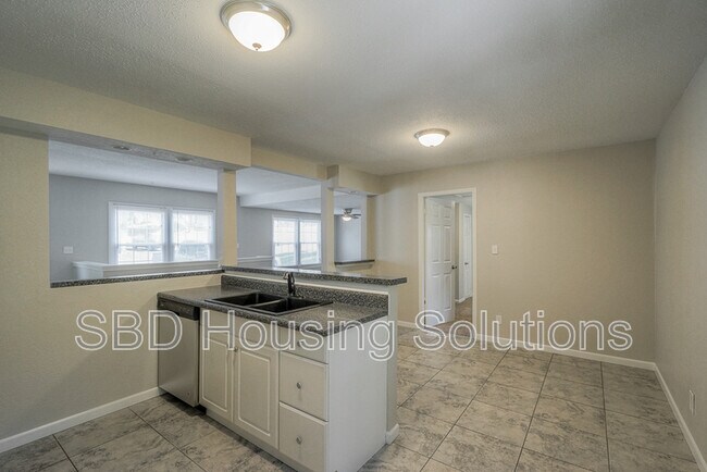 Building Photo - 1404 N Pearl Dr