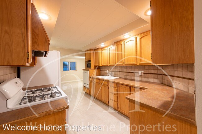 Building Photo - 2 br, 1 bath House - 428 SE Date Ave