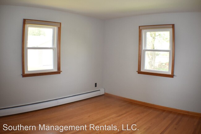 Building Photo - 2 br, 1 bath House - 10 Fulton Ave