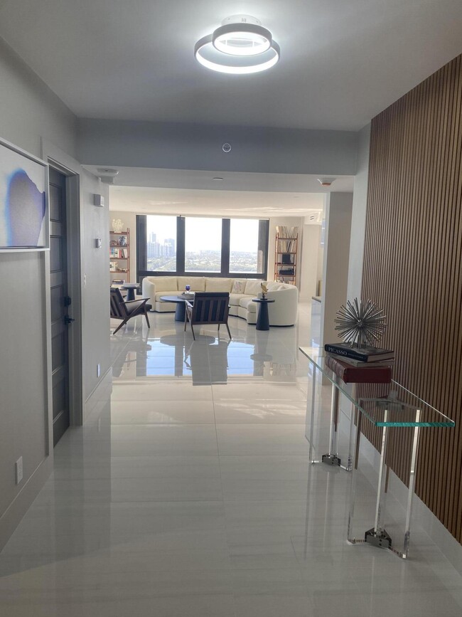 Foto del edificio - 5380 N Ocean Dr