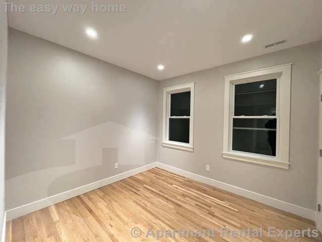 Building Photo - 70 Spring St