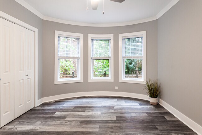 Foto del edificio - 2127 W Giddings St