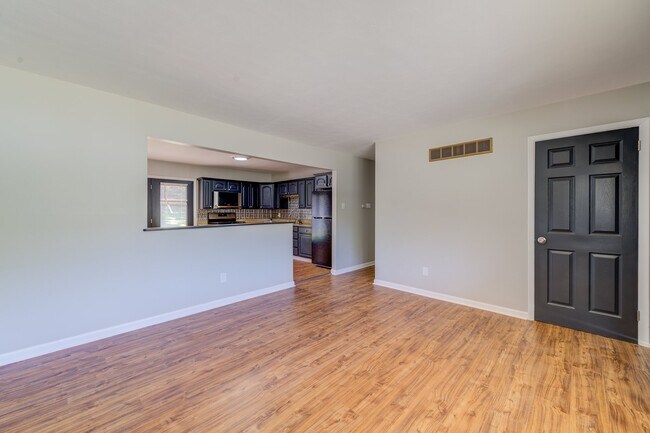 Foto del edificio - 5311 Grove Ave
