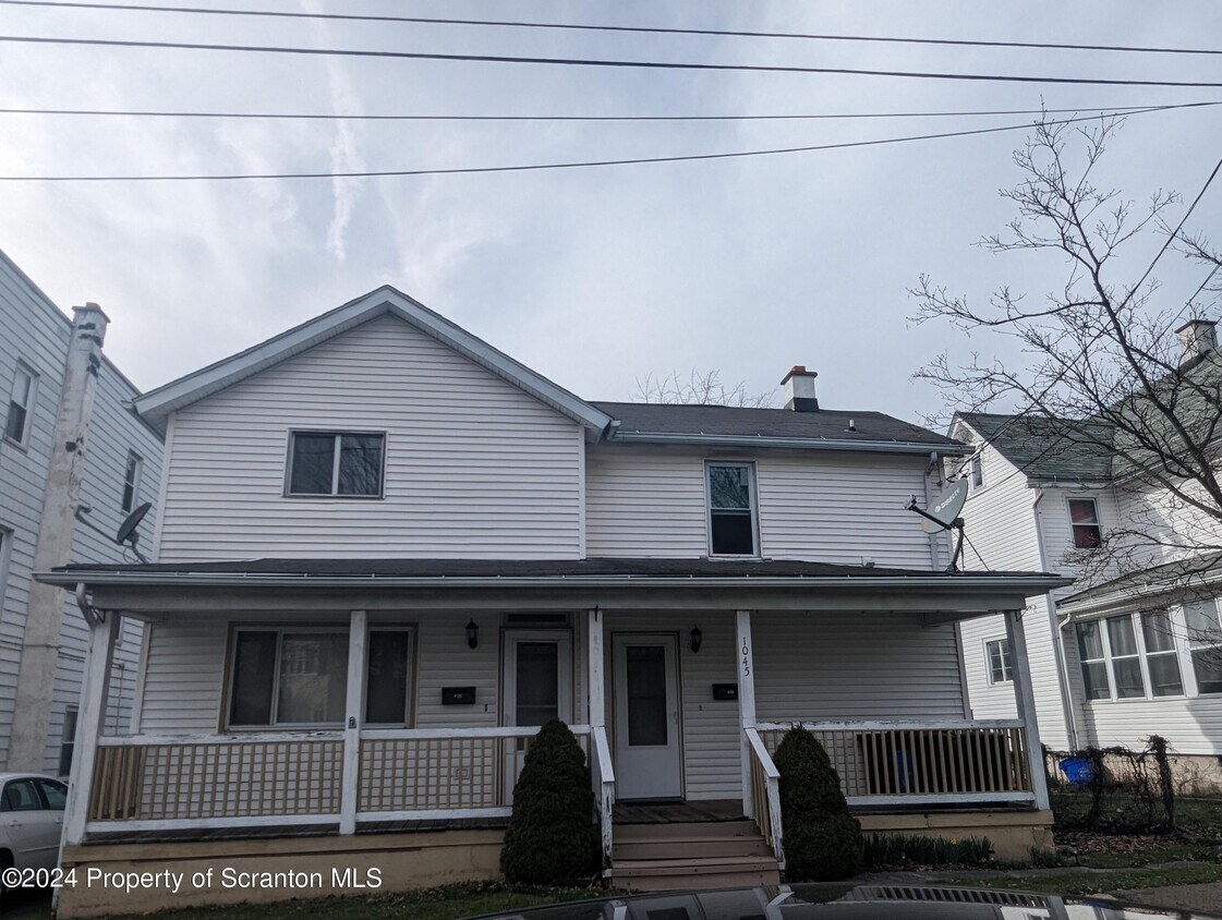 Primary Photo - 1045 N Irving Ave