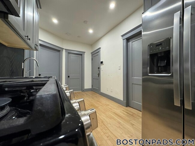 Building Photo - 41 Long Ave