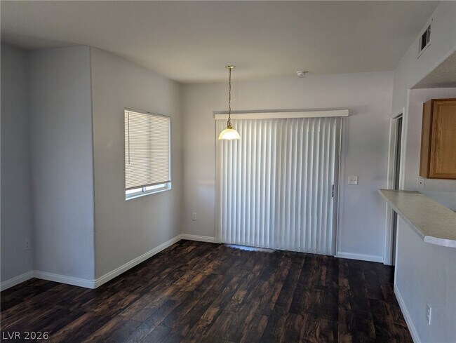Foto del edificio - 9580 W Reno Ave