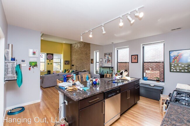 Foto del edificio - 1618 N Marshfield Ave