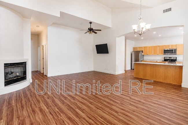 Building Photo - 1620 E Parada del Sol