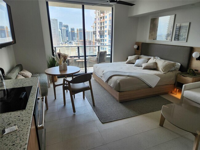 Foto del edificio - 601 NE 1st Ave