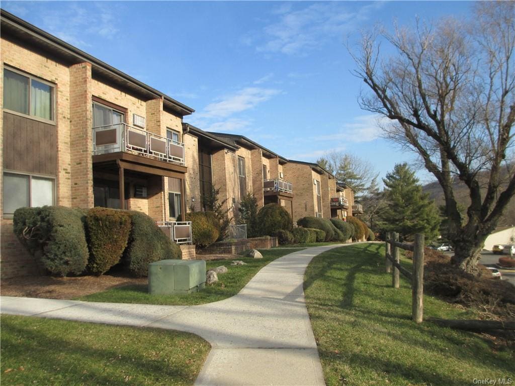 17 Brevoort Dr Unit 2B, Pomona, NY 10970 Room for Rent in Pomona, NY