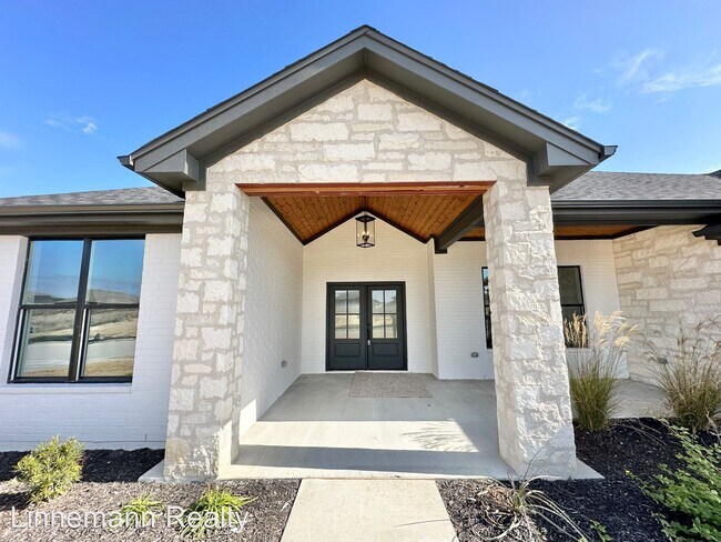 Foto del edificio - 4 br, 3 bath House - 8504 Kasen Avenue