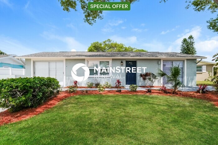Foto principal - 3 Bedroom Pet-Friendly Home in HOLIDAY, FL...