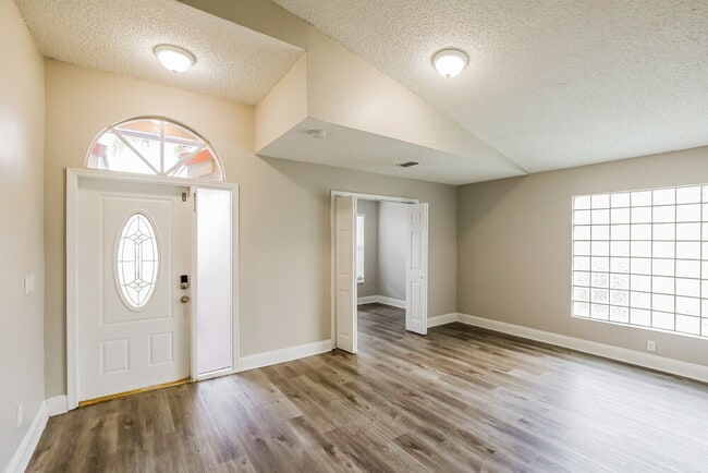 Foto del edificio - 18200 SW 6th St