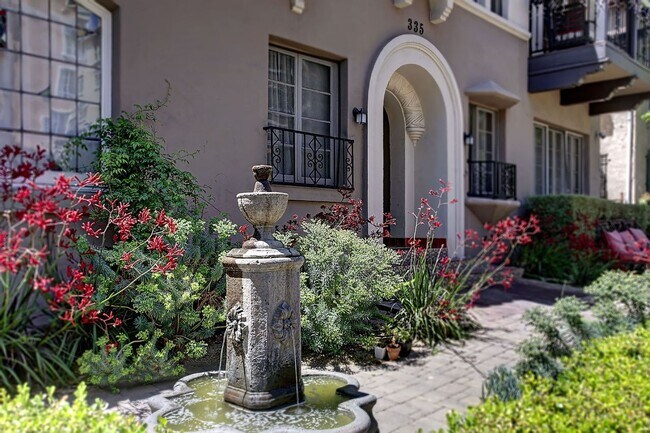 Foto del interior - 335 S Cloverdale Ave