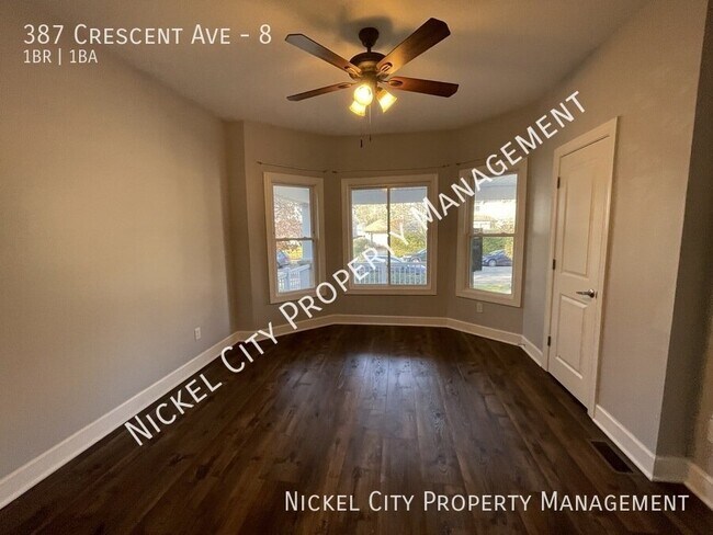 Foto del edificio - 387 Crescent Ave