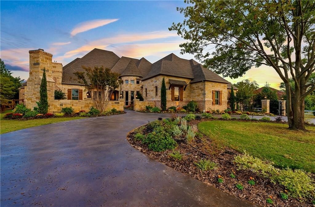 Foto principal - 823 S Peytonville Ave