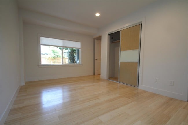 Building Photo - 315 Orchard Ave