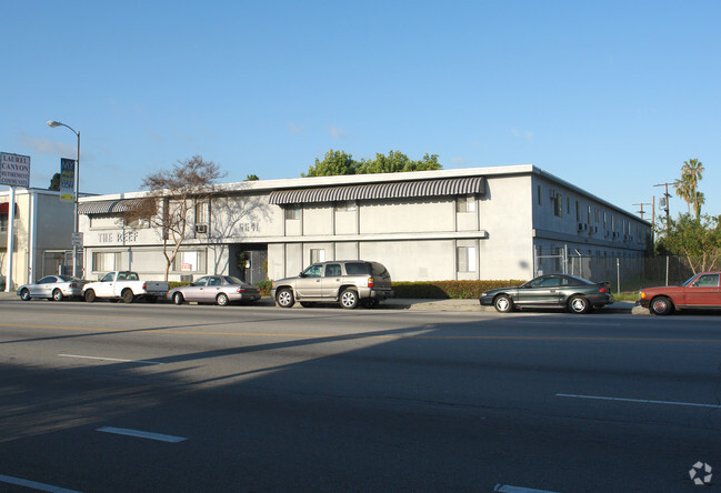 Building Photo - The Reef