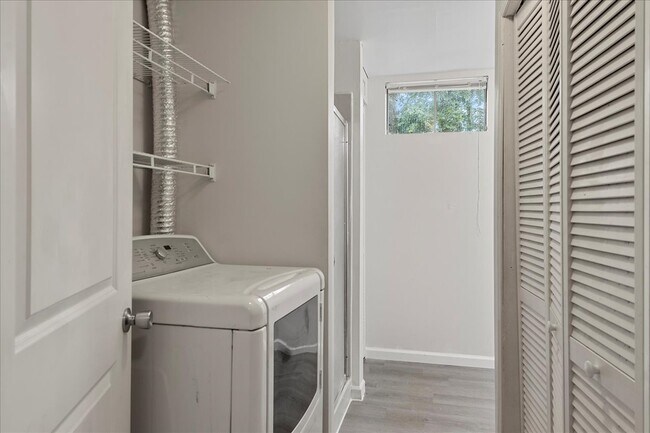 Foto del edificio - 5281 Buford St