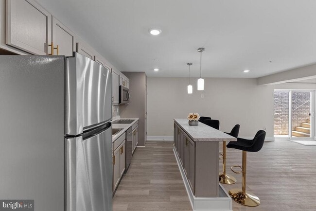 Building Photo - 5684 Lewis Carroll Dr