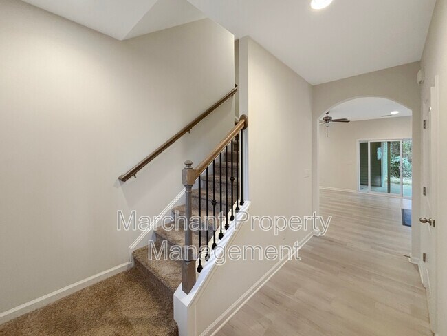Foto del edificio - 459 Torrington Dr