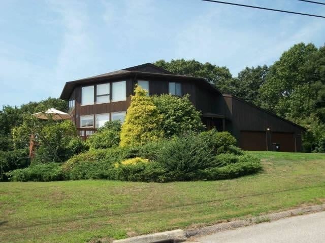 Primary Photo - 6 S Essex Dr