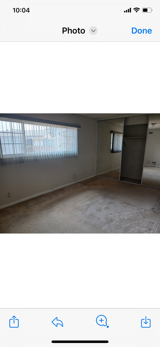 Building Photo - 291 E Rienstra St