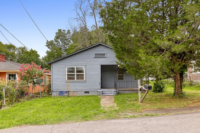Building Photo - 5528 Madison Dr