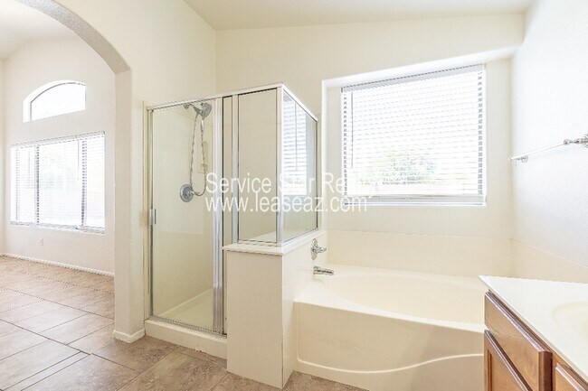 Foto del edificio - 8414 S 48th Ln