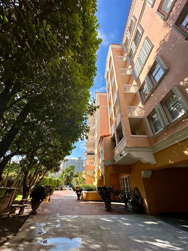 Building entrance - 1 Alhambra Cir
